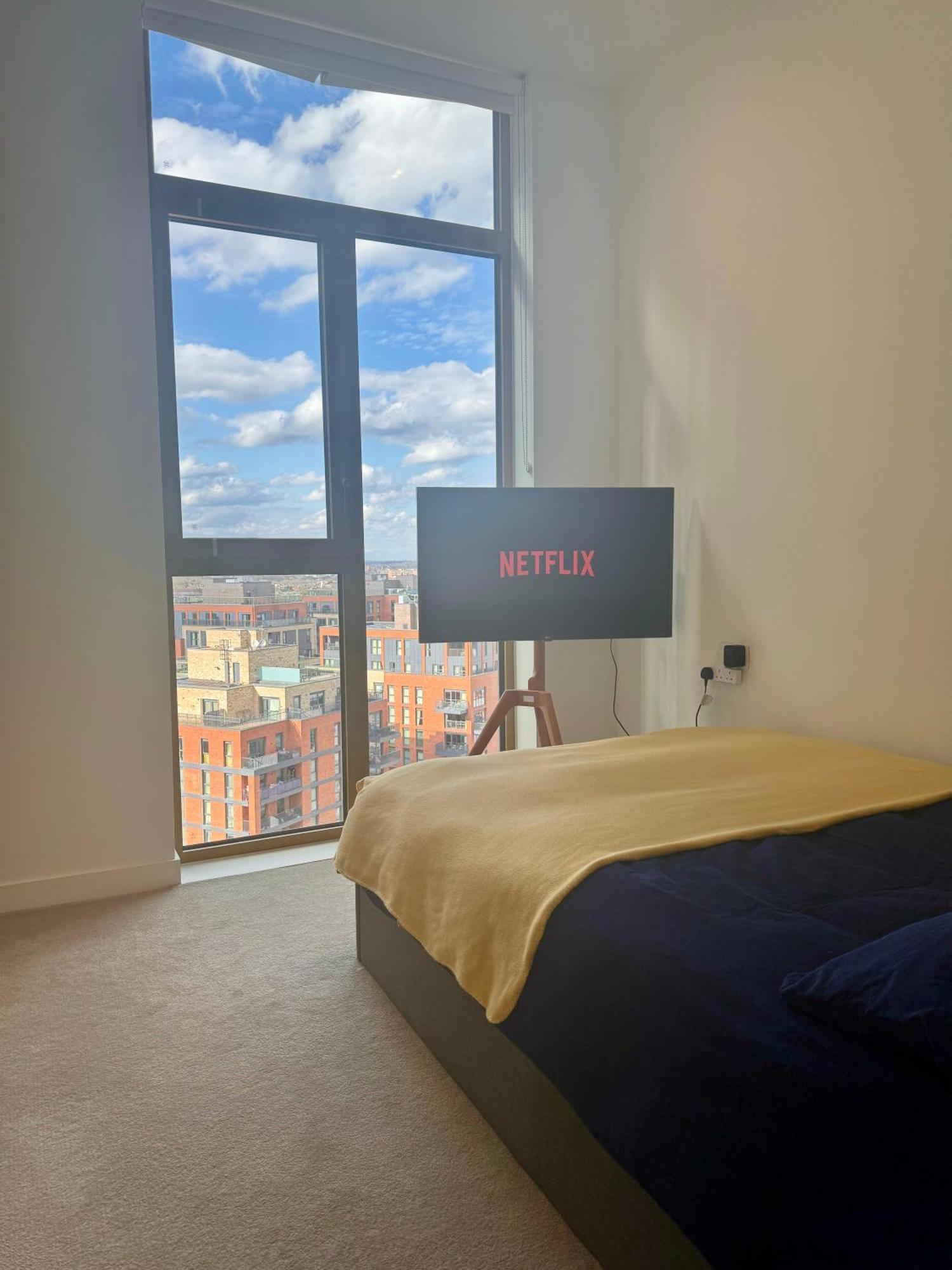 Cozy Room With Private Bathroom In Luxurious Flat Londres Extérieur photo